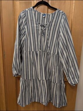 Old Navy Striped Navy & White Tiered Peasant Dress